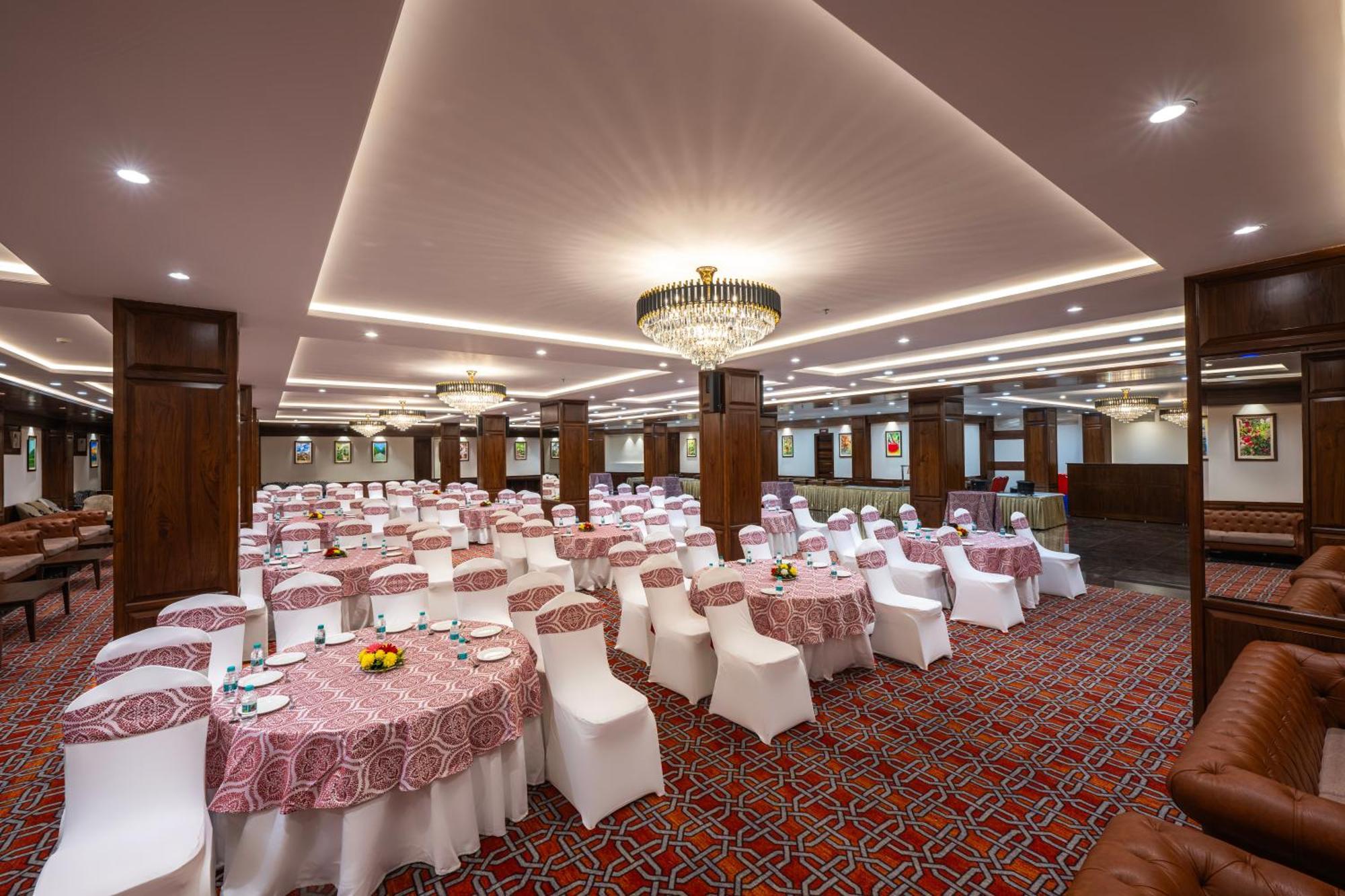Welcomheritage Elysium Resort & Spa Шімла Екстер'єр фото